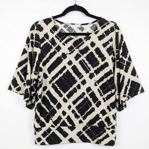 Chico's size 2 Black and White Plaid Patterned Blouse, 3/4 Sleeves with Slits